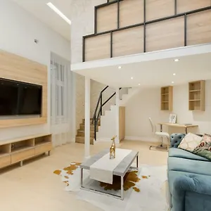 Apartamento F15 Falk, Budapest